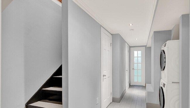 Foto del edificio - 118 E 7th St