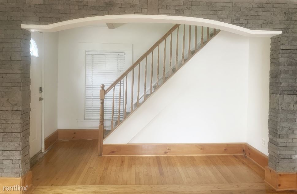 Foto principal - 3 br, 1.5 bath House - 2 Unlisted