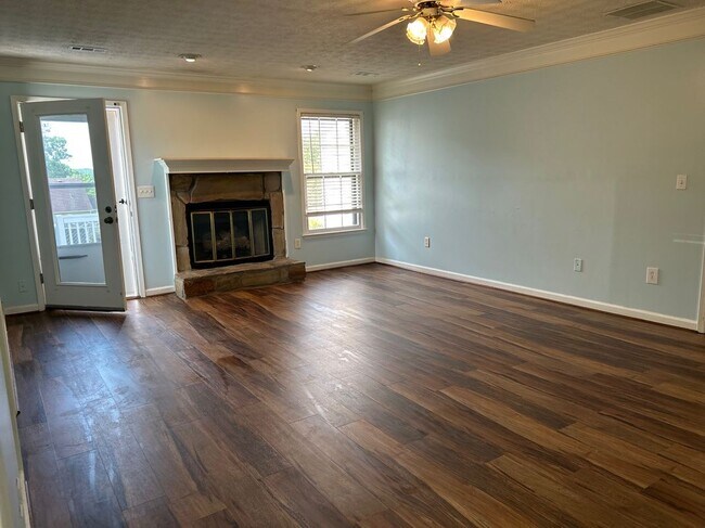 Foto del edificio - 2745 McDonough Rd