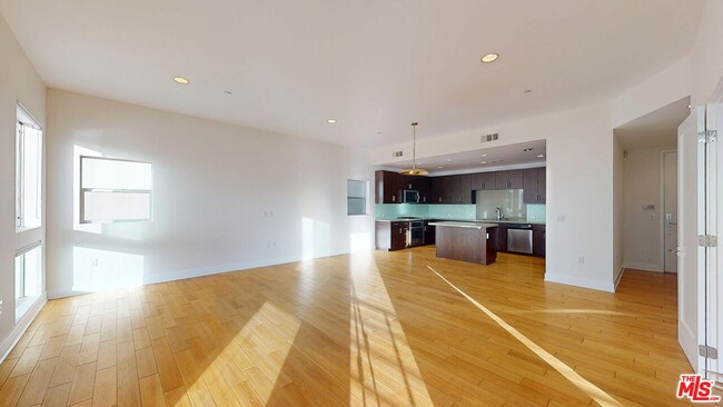 Foto del edificio - 4211 Redwood Ave