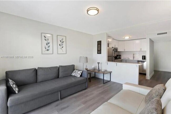 Foto del edificio - 3527 NE 168th St