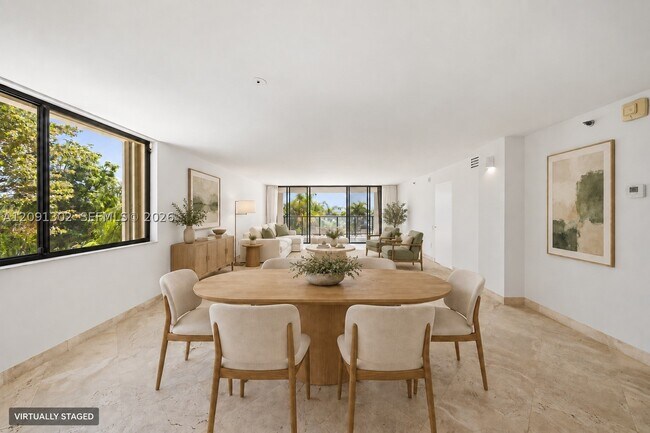 Foto del edificio - 2575 S Bayshore Dr