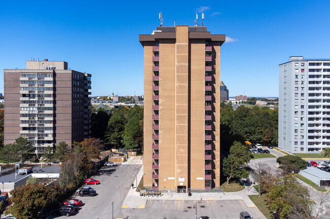 Photo du bâtiment - Village Apartments