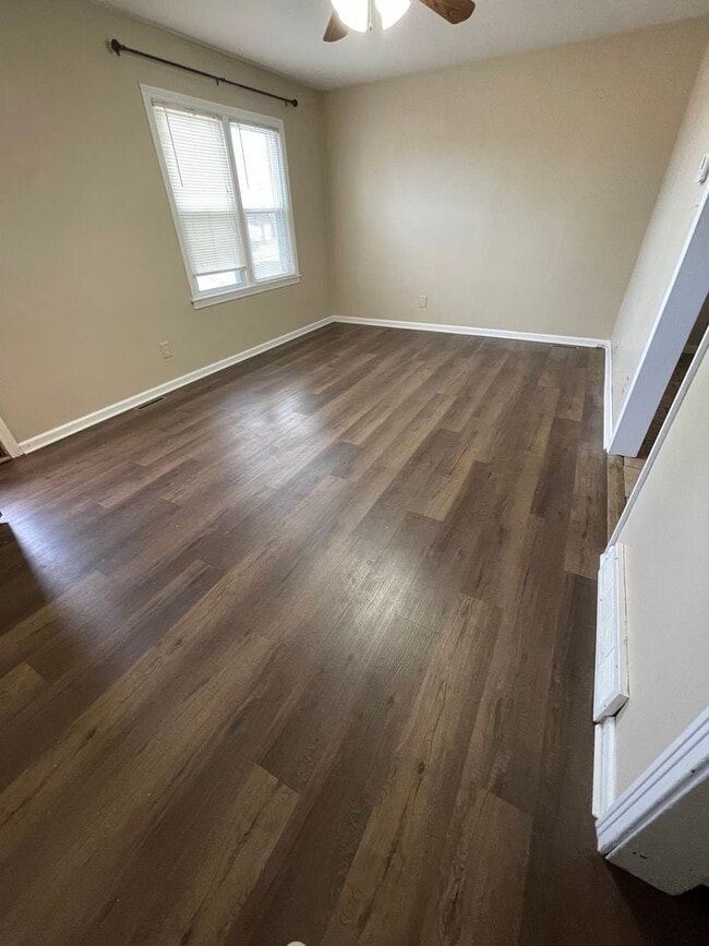 Building Photo - 2 Bedroom, 1 Bathroom Home with Finished B...