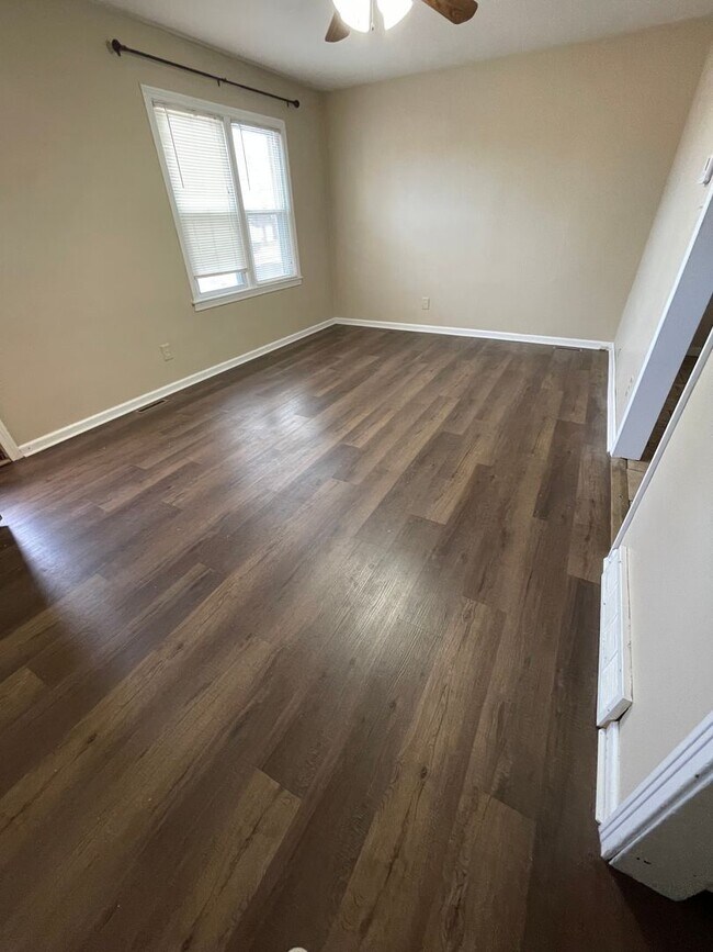 Foto del edificio - 2 Bedroom, 1 Bathroom Home with Finished B...