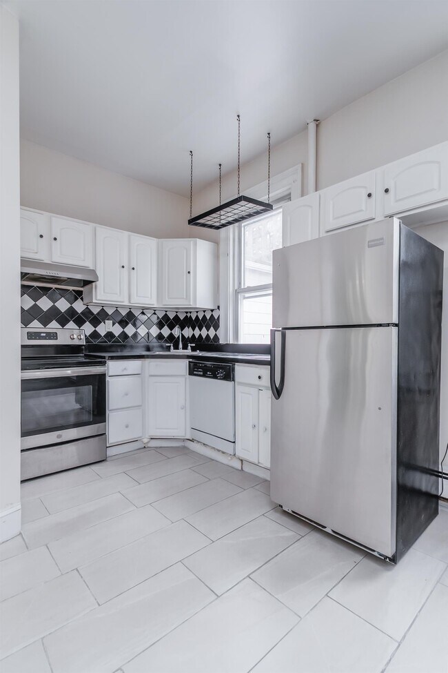 Building Photo - 37 Pamrapo Ave