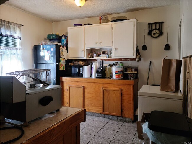 Foto del edificio - 844 Seaman Ave