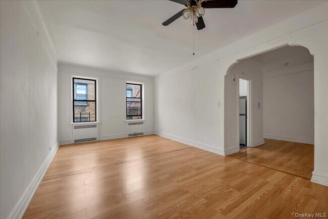 Foto del edificio - 35-45 81st St