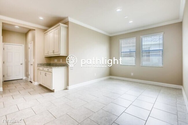 Building Photo - 4 br, 3 bath House - 752 Rosemary Circle UNIT