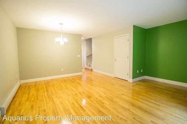 Foto del edificio - 2 br, 2.5 bath House - 4 Twin Knolls Ln
