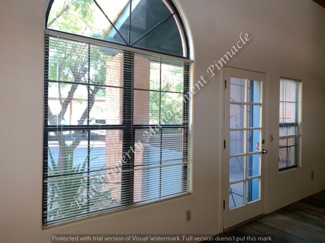 Foto del edificio - 5355 N. Paseo De La Terraza