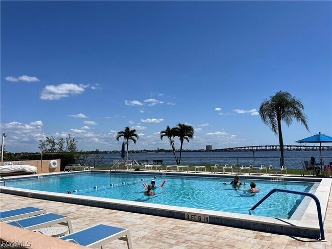 Foto del edificio - 4280 SE 20th Pl
