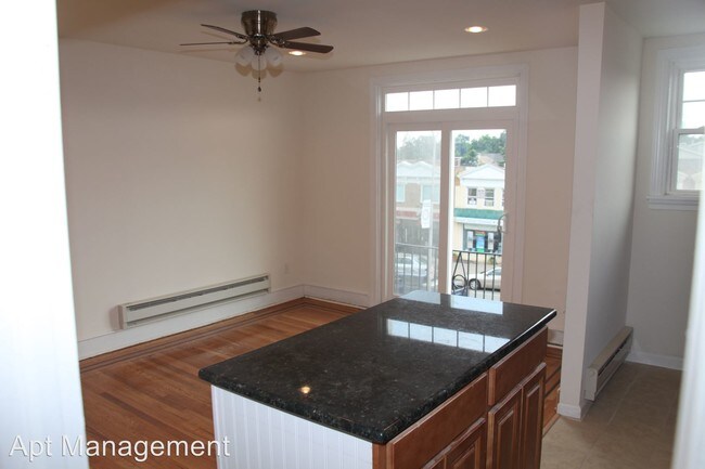 Foto del edificio - 2033 Darby Rd