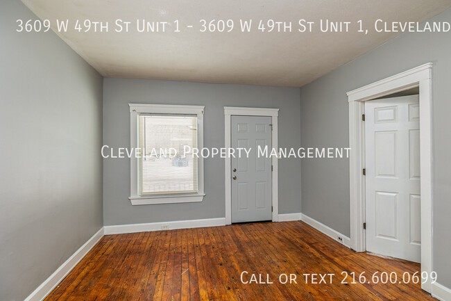 Building Photo - Renovated West Cleveland Duplex