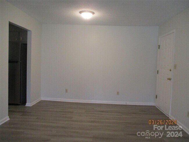 Building Photo - 120 Briarcliff Dr