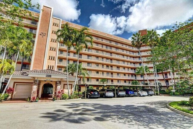 Building Photo - 7370 S Oriole Blvd