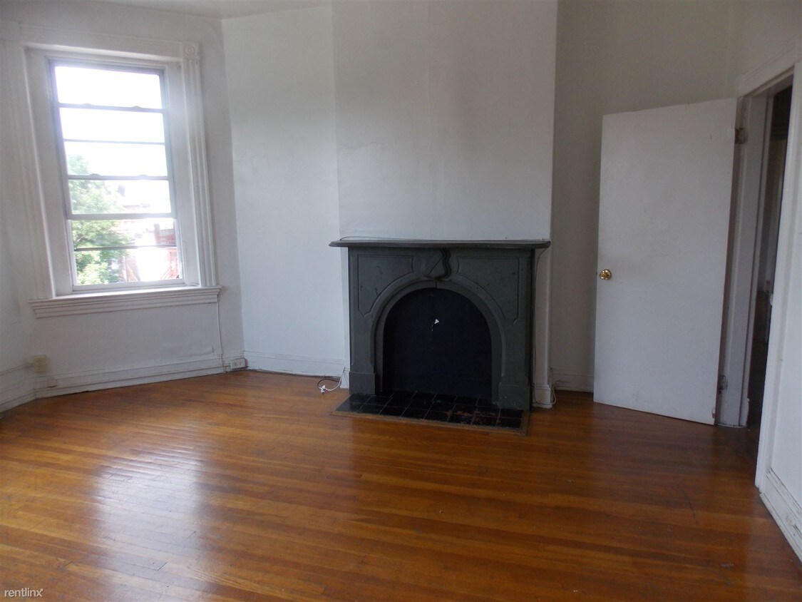 Building Photo - 2743 Saint Paul St