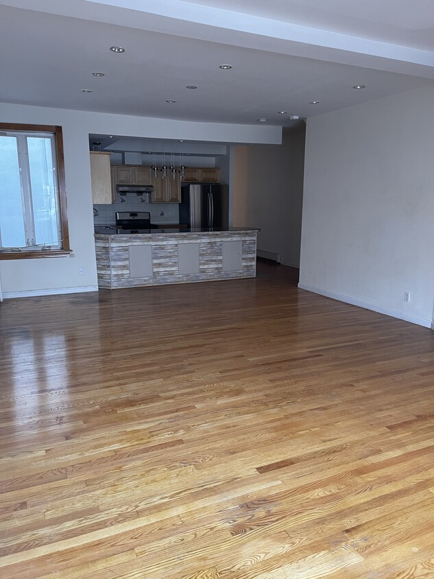 Primary Photo - 548 79th St