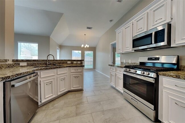 Building Photo - 3607 Kennedy Dr