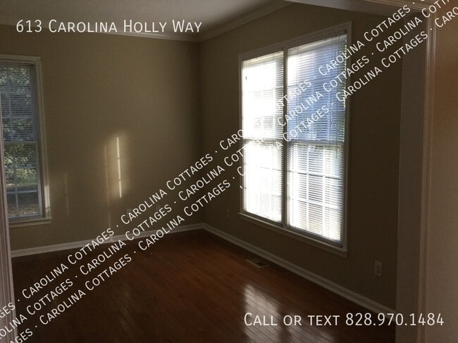 Building Photo - 613 Carolina Holly Way