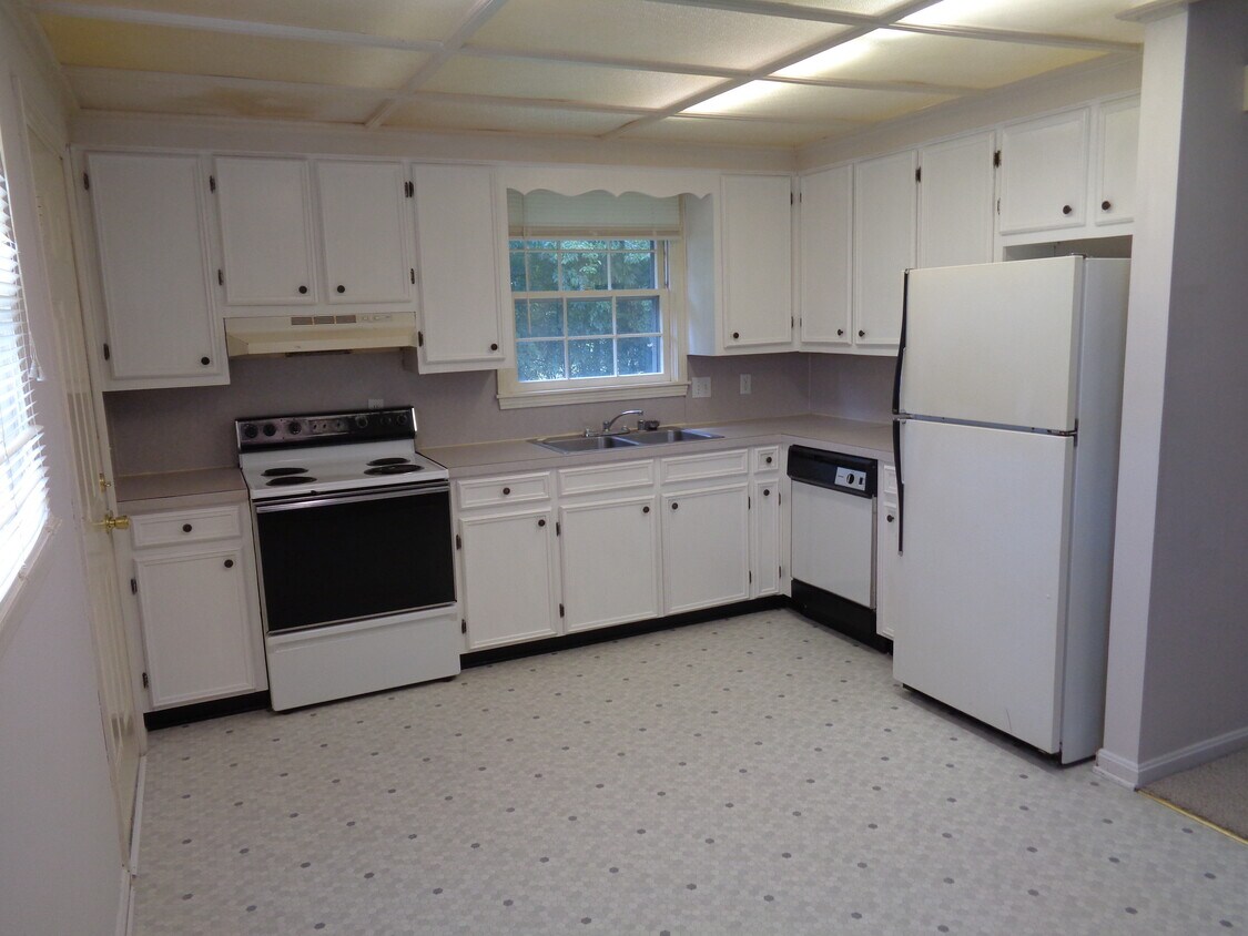 Building Photo - 902 Bagwell Dr