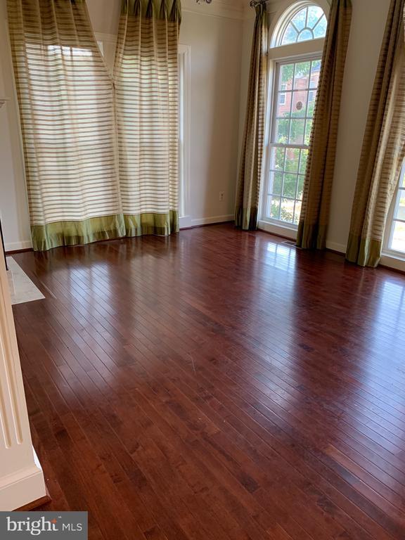 Building Photo - 1513 Regent Manor Ct