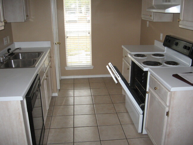 Foto del edificio - 544 Kirkland Ln