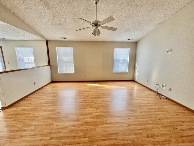 Foto del edificio - 1315 N Berkley Rd