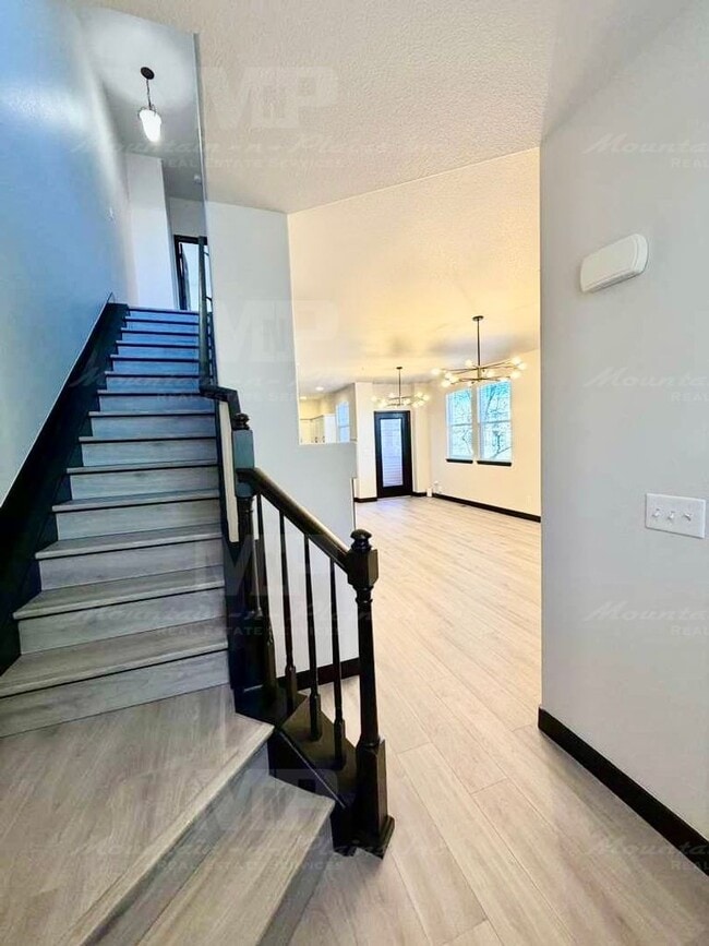 Foto del edificio - 3809 Rock Creek Dr