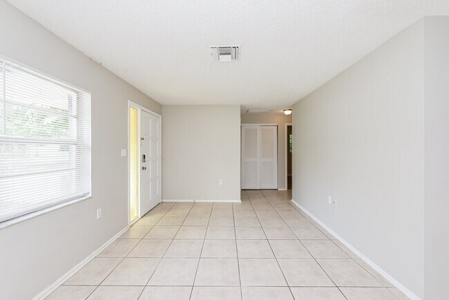 Building Photo - 109 Country Villas Dr
