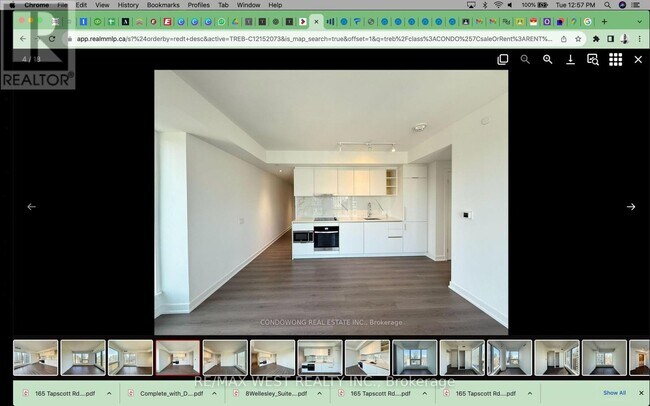 Photo du bâtiment - 8 Wellesley St W