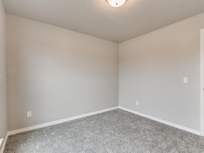 Building Photo - 2204 Wheatheart Dr