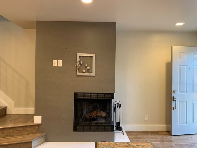 Foto del edificio - 1938 Newland Ct