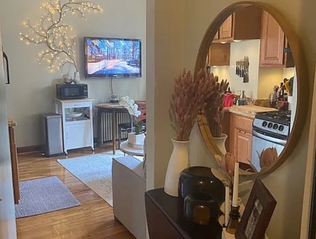 *Las imágenes son ejemplos representativos de la unidad anunciada. En algunos casos, las unidades reales que reciba pueden variar. - 112 Queensberry St