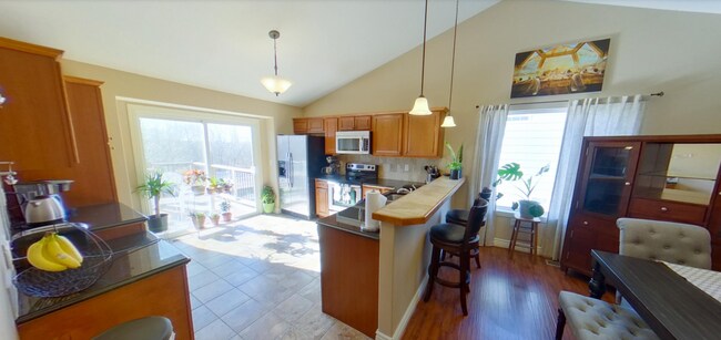 Foto del edificio - 3D Tour Available - Beautiful West-Side Ho...