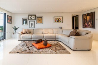 Building Photo - 8877 Collins Ave