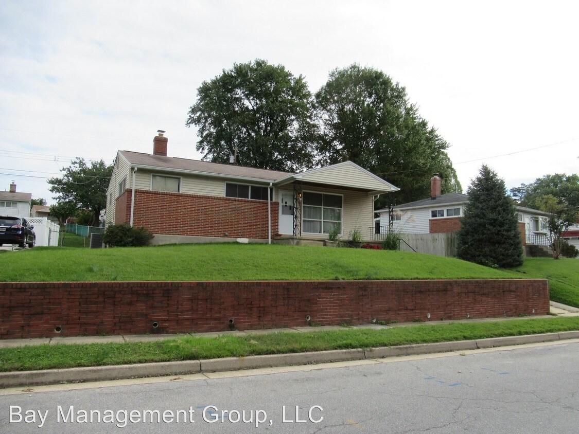 Primary Photo - 3 br, 1.5 bath House - 8811 Spring Rd