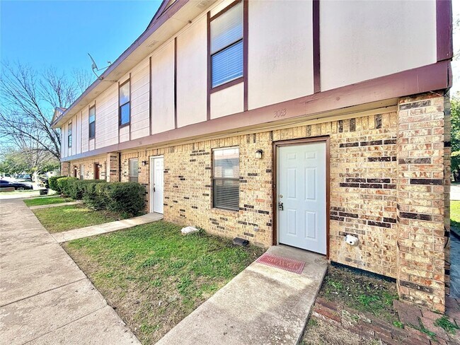 Building Photo - 3063 Olympia Dr