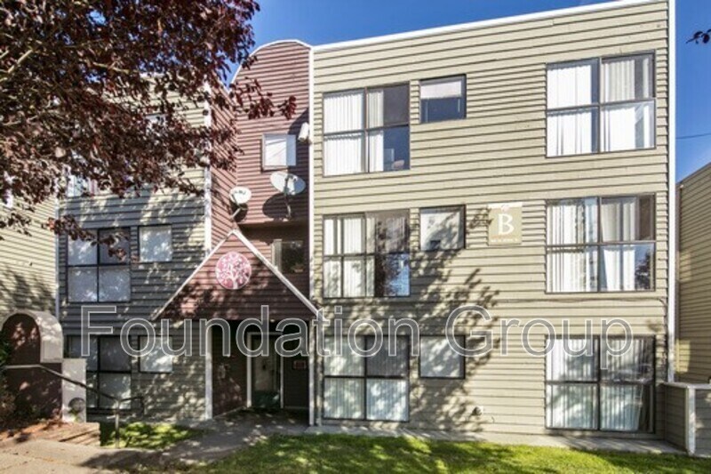 Foto del edificio - 922 N 104th St