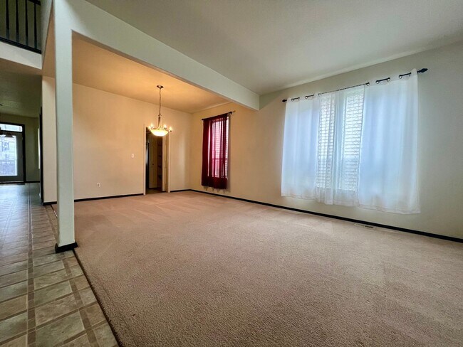 Building Photo - Wonderful Gresham area home available now