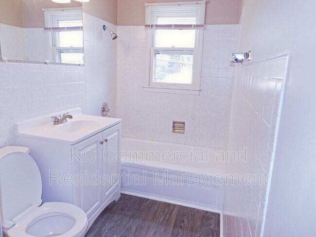 Foto del edificio - 4238 N Brighton Ave