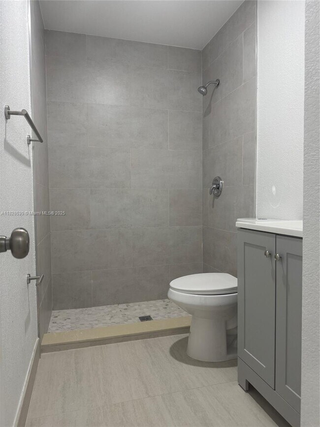 Foto del edificio - 432 NW 32nd Ct