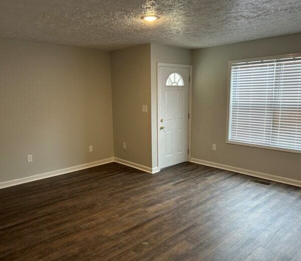 Foto del edificio - 1071 Woodland Dr
