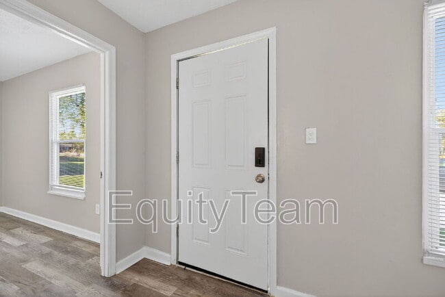 Foto del edificio - 10032 Regency Ct