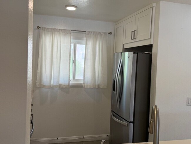 Foto del edificio - For Lease – Charming Condo in Glendale Hills