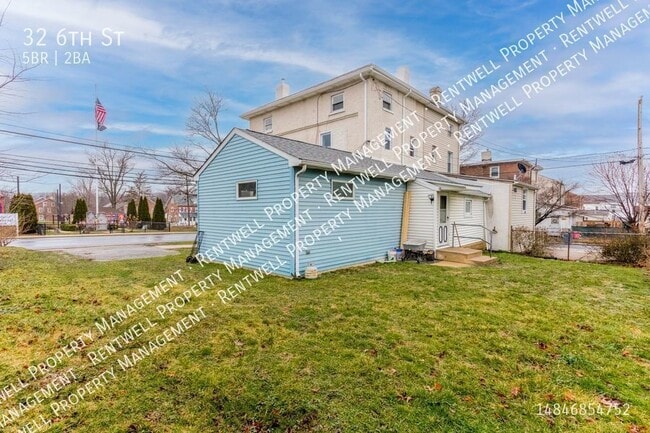 Foto del edificio - 5BR 2.0 Full Baths Townhome Available for ...