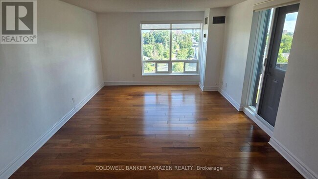 Building Photo - 1100 Ambleside Dr