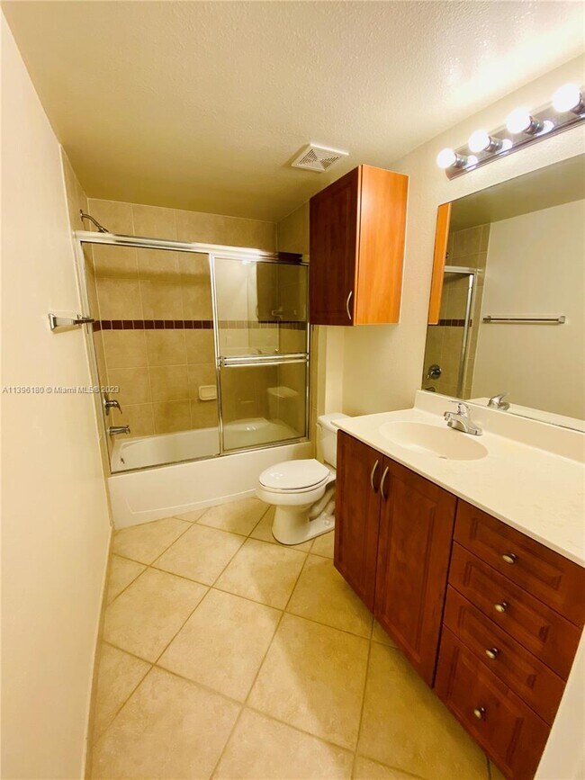Foto del edificio - 6458 Emerald Dunes Dr