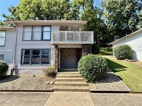 Building Photo - 20 Annette Ln