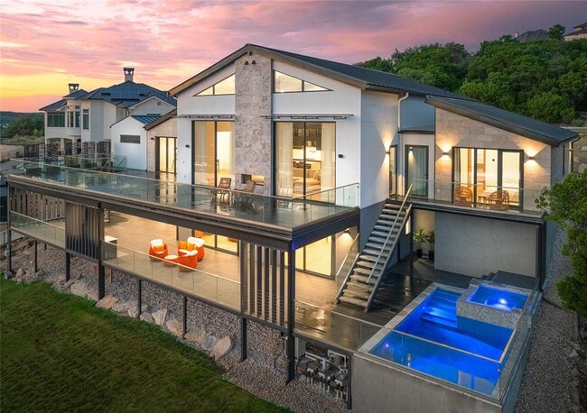 Foto del edificio - 2714 Lakehurst Rd